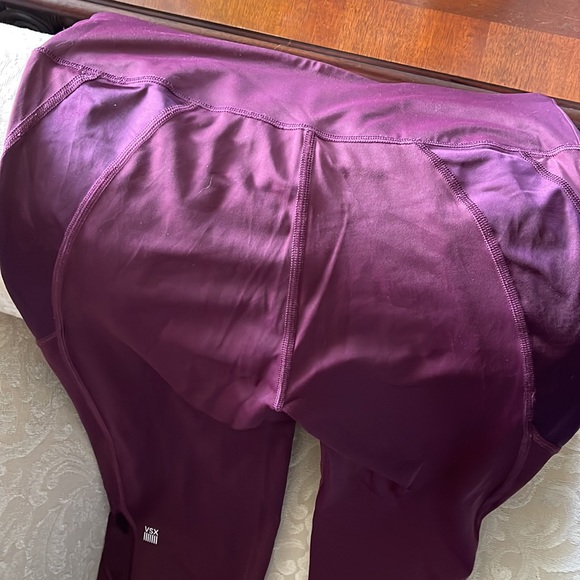 Victoria’s Secret VSX Sport burgundy leggings size Small Long - Picture 4 of 6